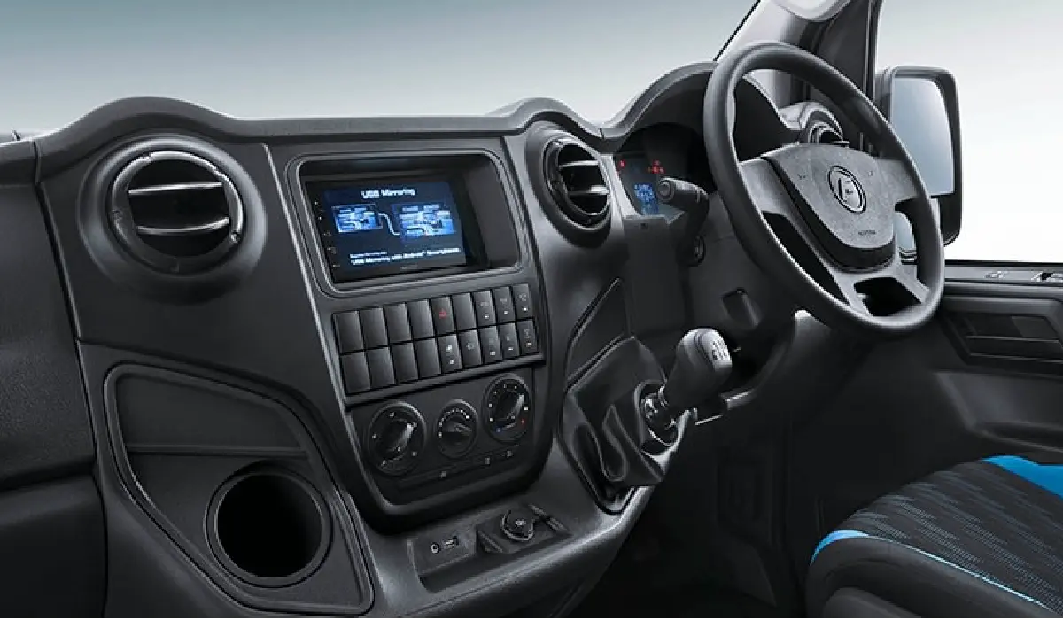 Force - Urbania Long Wheelbase - Luxury Van Rentals Near me - Used Luxury Van Near me - Exclusive Concierge Club.webp